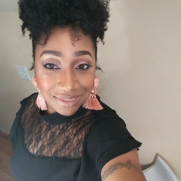 Meet your Posher, MsTasha - Picture 2 of 3